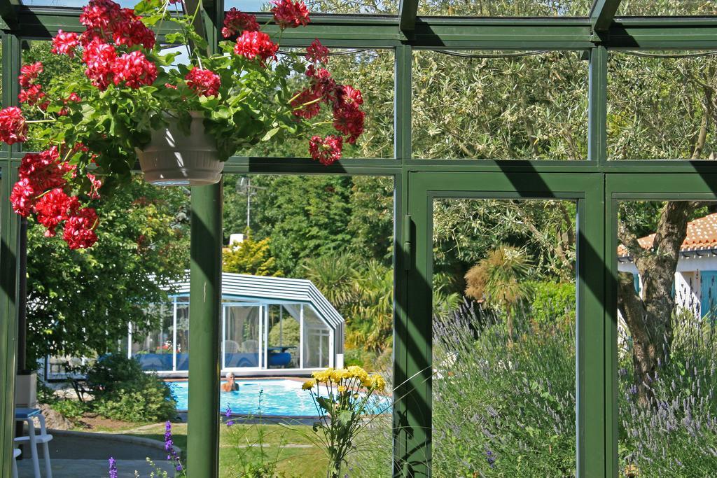 Domaine Le Martinet, The Originals Relais Hotel Bouin  Eksteriør billede